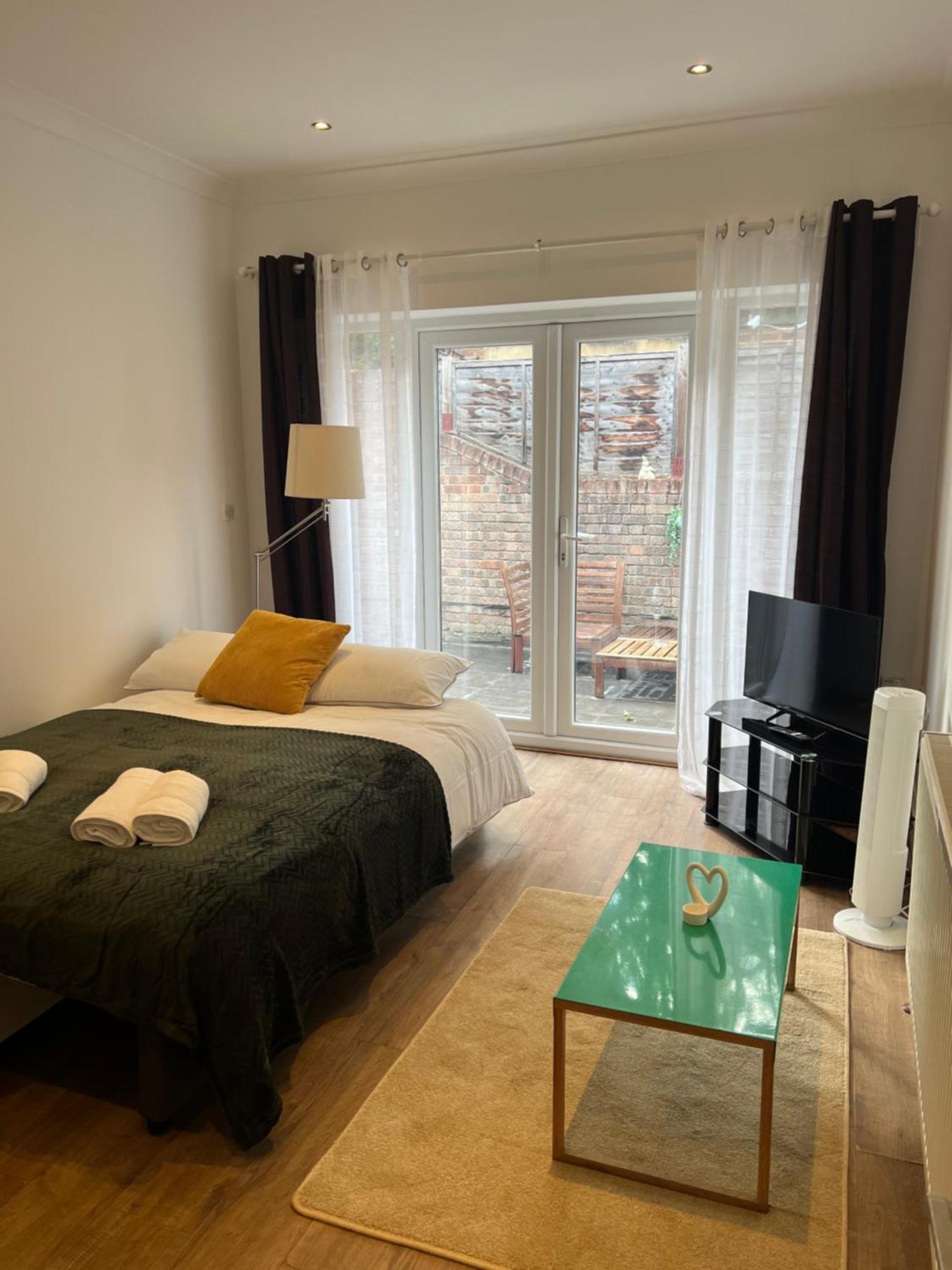 Lovely Garden Flat Near Emirates Stadium And Kings Cross St Pancras Station Appartamento Londra